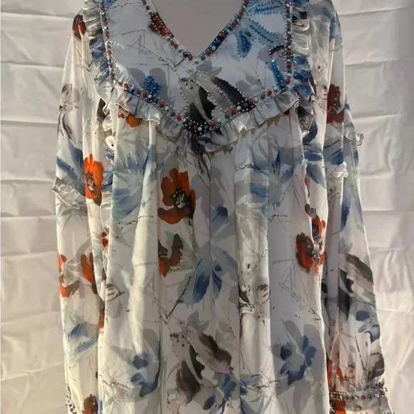 Moda Luxe Blue and White Floral V-Neck Bishop Sleeve Blouse - Picture 3 of 7